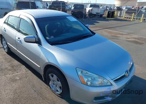 2007 Honda Accord 2.4 Lx z USA, uszkodzony, nr VIN 1HGCM56497A009813